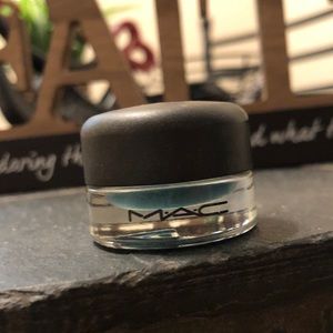 MAC Fluidline gel eyeliner